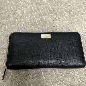 Kate Spade full size wallet in great condition